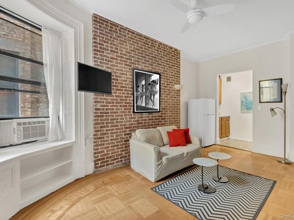 293 Riverside Drive 4B, New York (Manhattan) NY 10025