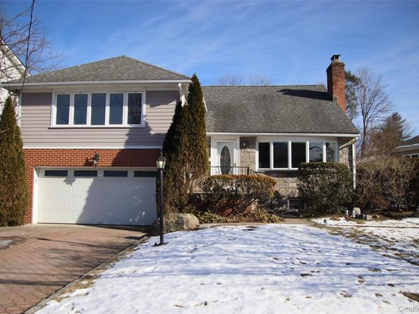 808 Wolfs Lane, Pelham NY 10803