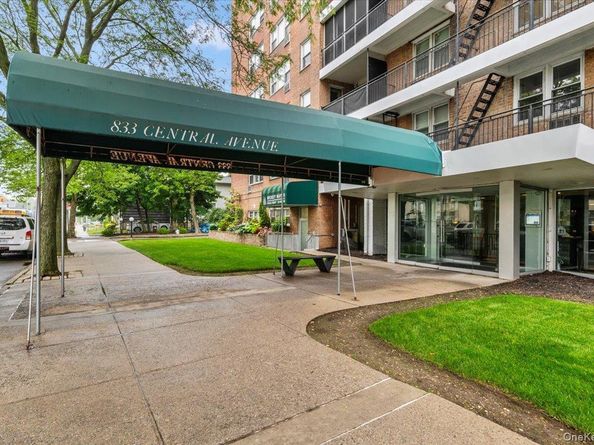 833 Central Avenue 3M, Far Rockaway NY 11691