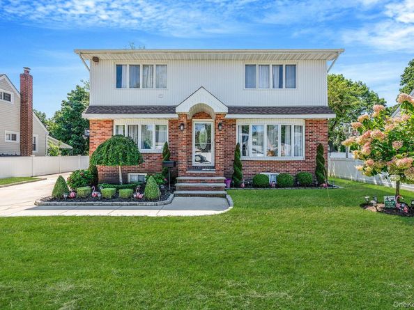 Undisclosed Address #835931, West Hempstead NY 11552