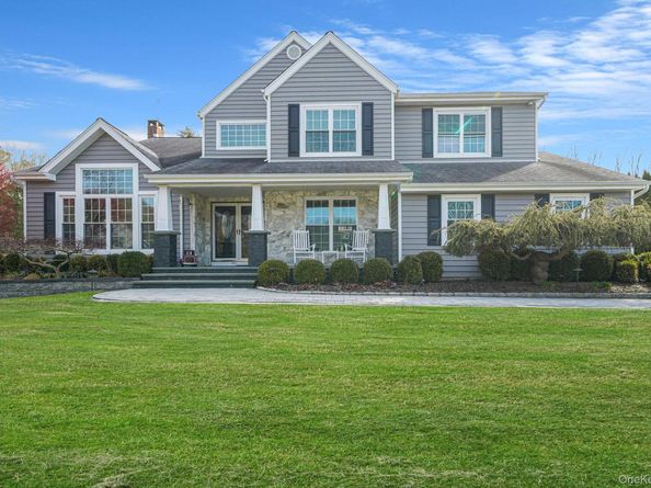 8 Kimberly Court, Manorville NY 11949