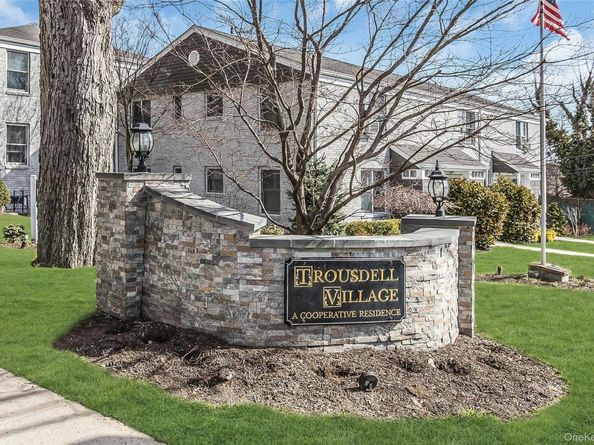 80 Seacliff Avenue U, Glen Cove NY 11542