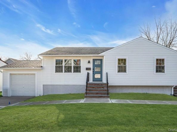 243 Lido Parkway, Lindenhurst NY 11757