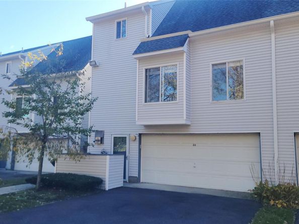 35 Gibbs Road 22, Coram NY 11727