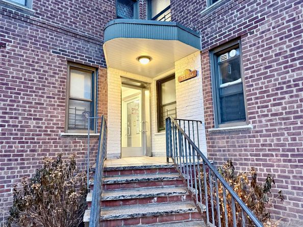 11230 Northern Boulevard 4G, Corona NY 11368