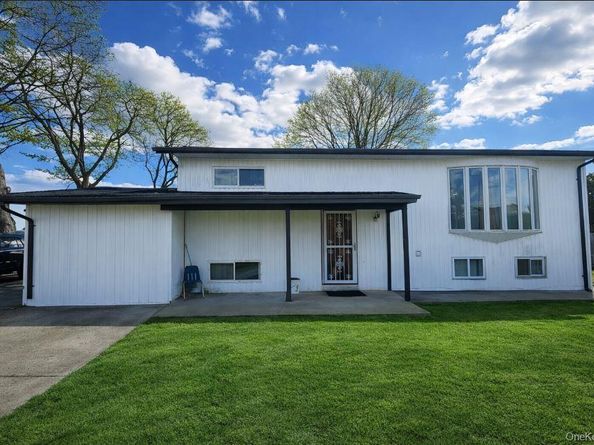 46 Anna Road, Bay Shore NY 11706