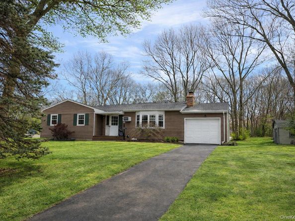 307 Norwalk Avenue, Medford NY 11763