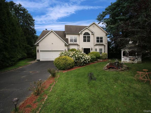 469 Donald Boulevard, Holbrook NY 11741