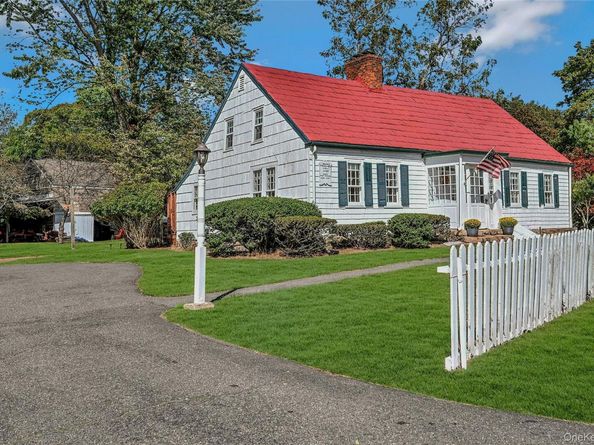 147 N Country Road, Mount Sinai NY 11766