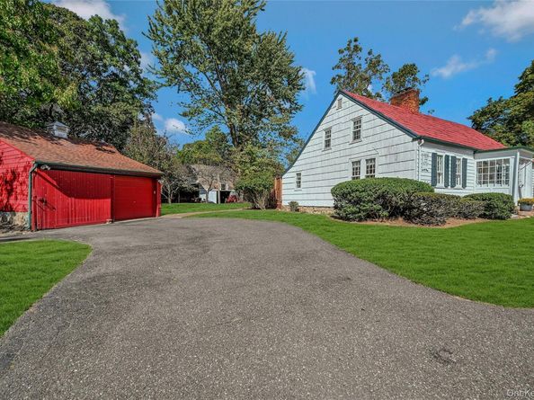 147 N Country Road, Mount Sinai NY 11766