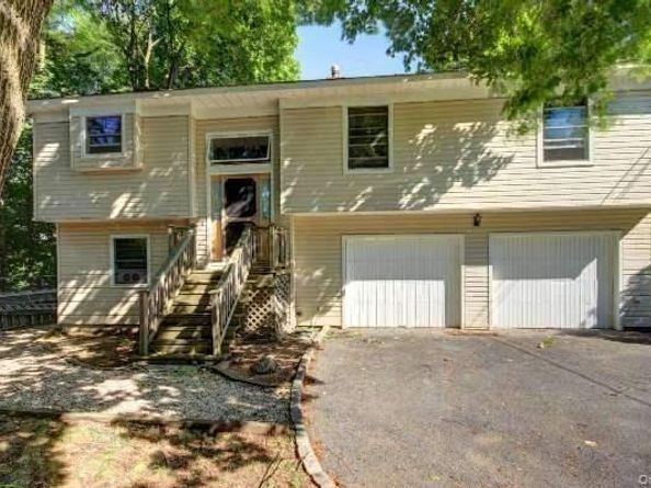 12 Leona Place, Locust Valley NY 11560