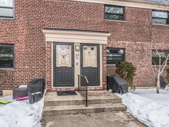 219-35 75th Avenue 299B2, Oakland Gardens NY 11364