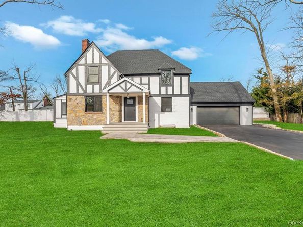 15 Bayview Avenue, East Massapequa NY 11758