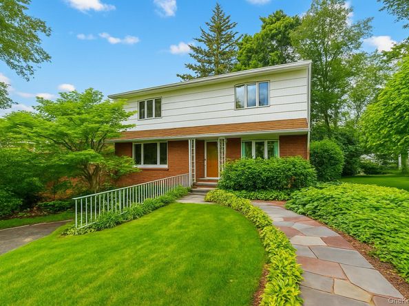 43 ELM Street, Great Neck NY 11021