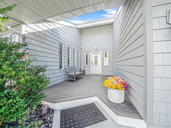 4 Malcolm Street, Bellport NY 11713