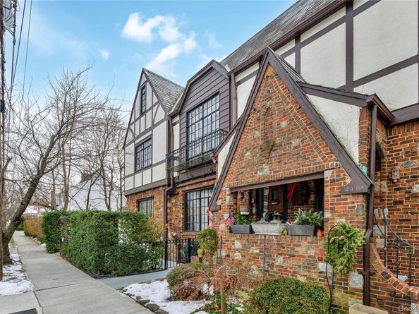 164-04 33rd Avenue, Flushing NY 11358