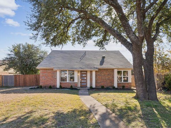 2902  Lancer Lane , Garland Texas 75044