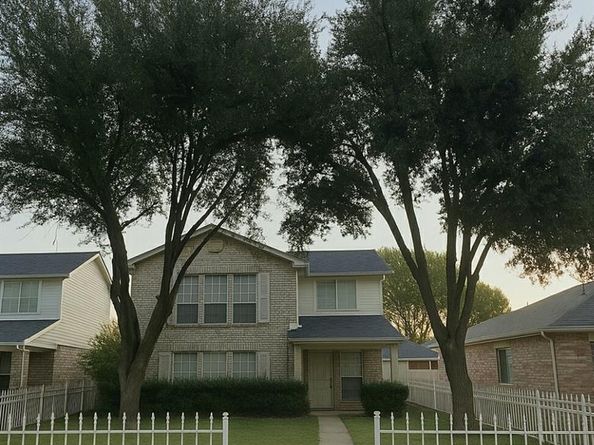 2312  Summit Lane , Dallas Texas 75227