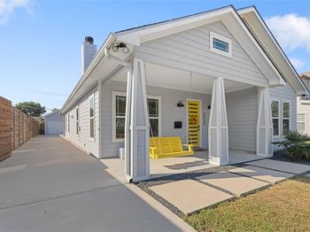 2534  Gladstone Drive 