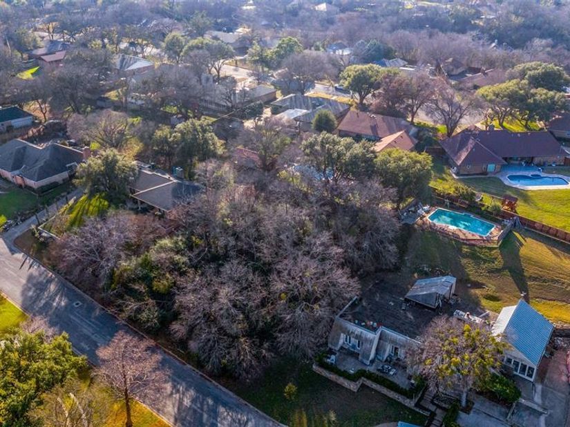 305  Cedar Creek Court , Fort Worth Texas 76103