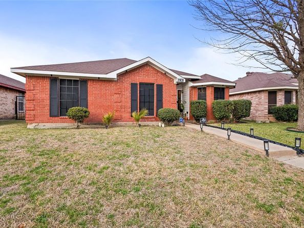 2831  Saint Johns Avenue , Lancaster Texas 75146