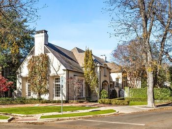 3900  Normandy Avenue 