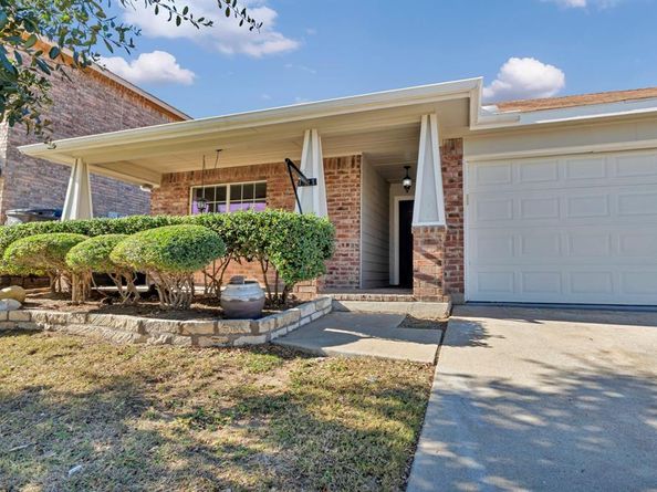 341  Windy Hill Lane , Fort Worth Texas 76108