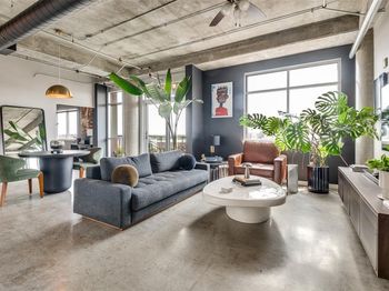 1001  Belleview Street 