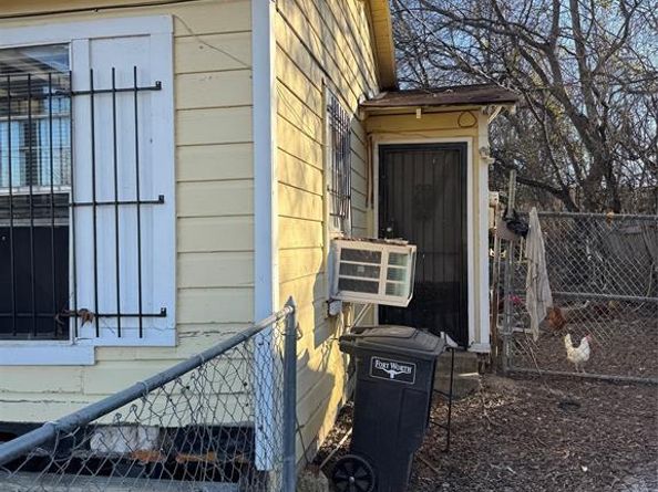 5122  Fitzhugh Avenue , Fort Worth Texas 76105