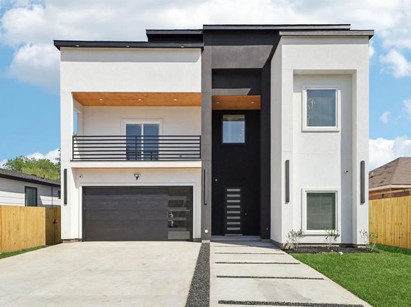 3513  Nomas Street , Dallas Texas 75212