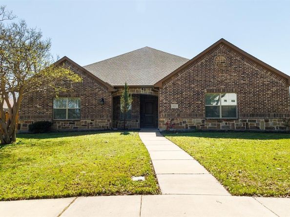 924  Via Barcelona  , Mesquite Texas 75150