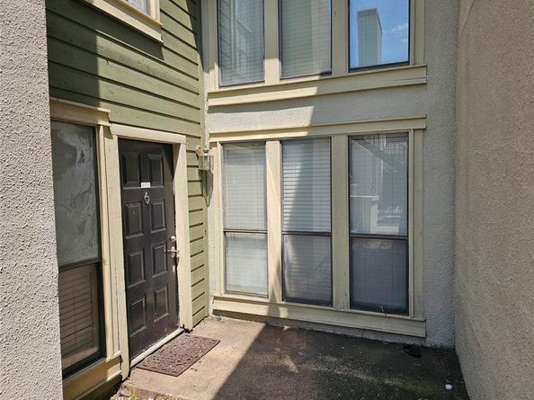 9605  Walnut Street  12102, Dallas Texas 75243