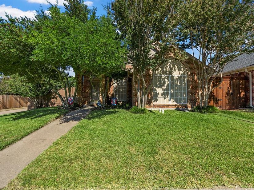 2329  Baretta Drive , Mesquite Texas 75181