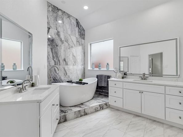 115  Saint James Road , Irving Texas 75063