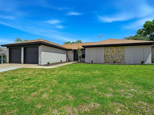 3813  Fox Hollow Drive , Bedford Texas 76021