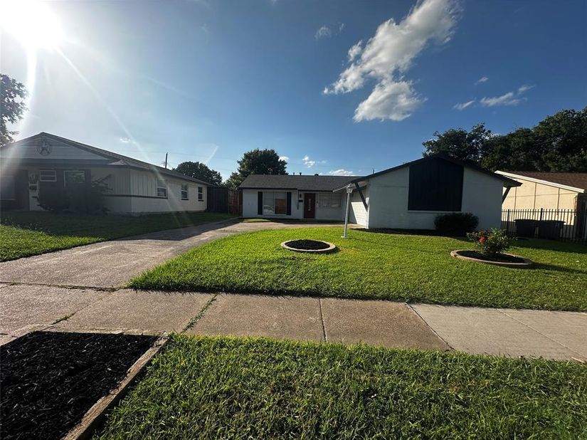 4111  Mehalia Drive , Dallas Texas 75241