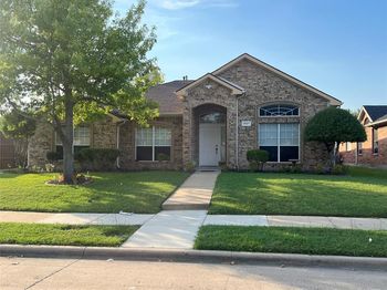 2621  Hackberry Creek 