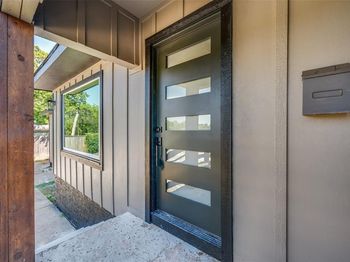 3134 W Jefferson Boulevard 