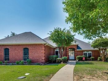 1020  Shady Oak Trail 