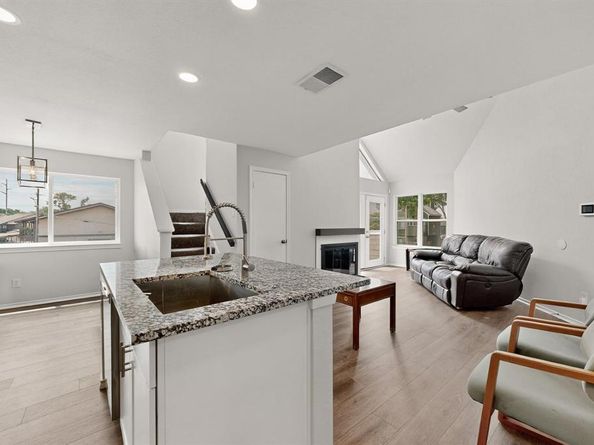 9809  Walnut Street  E209, Dallas Texas 75243