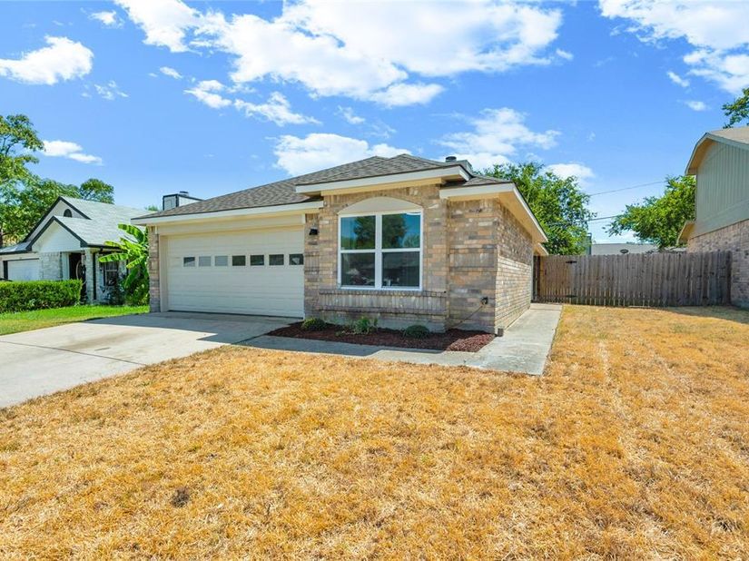 1428  Woodfern Drive , Arlington Texas 76018