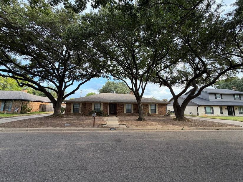 4405  Kingswick Drive , Arlington Texas 76016