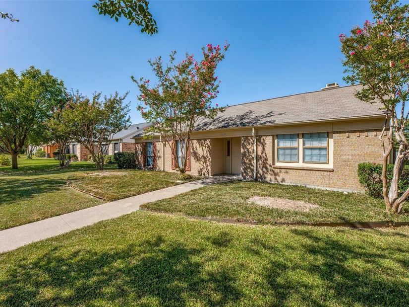 219  Southerland Avenue , Mesquite Texas 75150