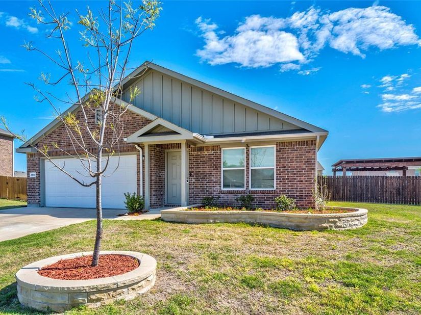 3640  Chestnut Oak Drive , Dallas Texas 75253