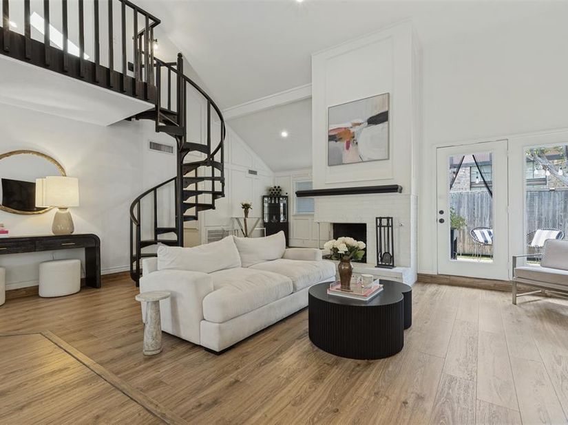 3207  Basil Court , Dallas Texas 75204