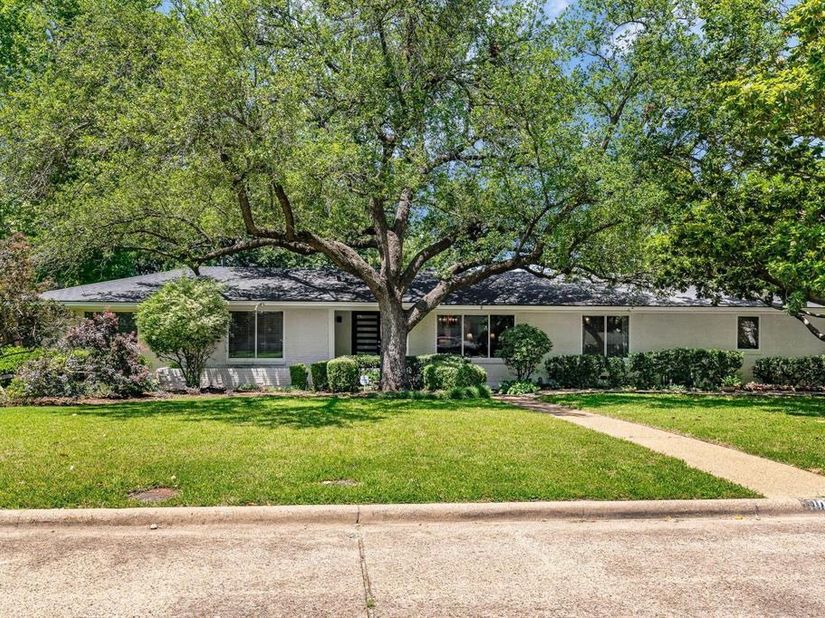 10409  Remington Lane , Dallas Texas 75229