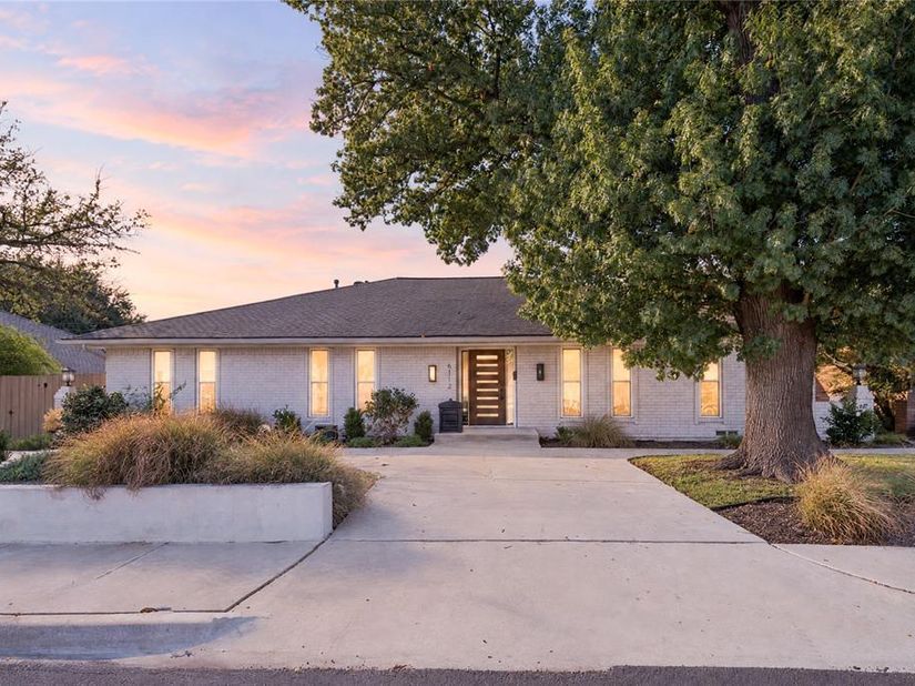 6112 E Lovers Lane , Dallas Texas 75214