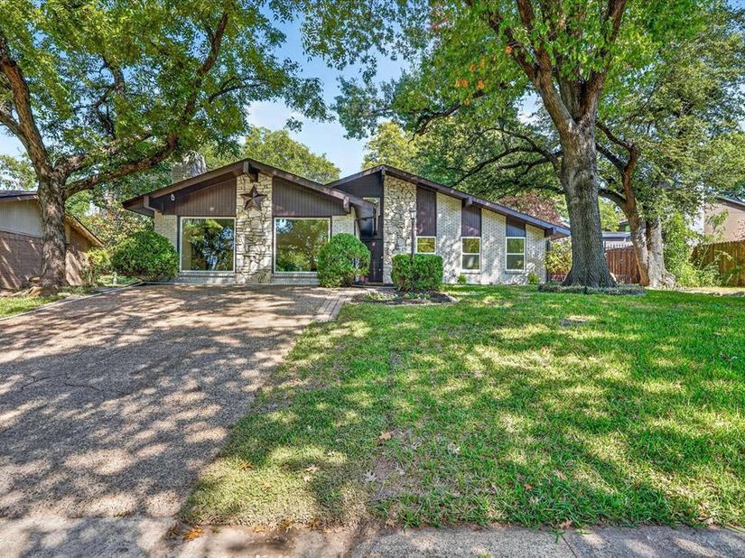 10615  Swallow Lane , Dallas Texas 75218