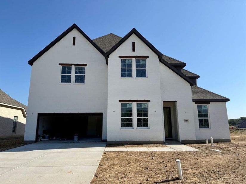 1609  Briscoe Drive , Benbrook Texas 76126