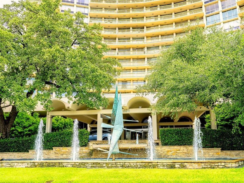 6211 W Northwest Highway  1501, Dallas Texas 75225